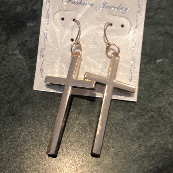 GOLD FASHION CROSS EARRINGS! - Picture 7 of 8